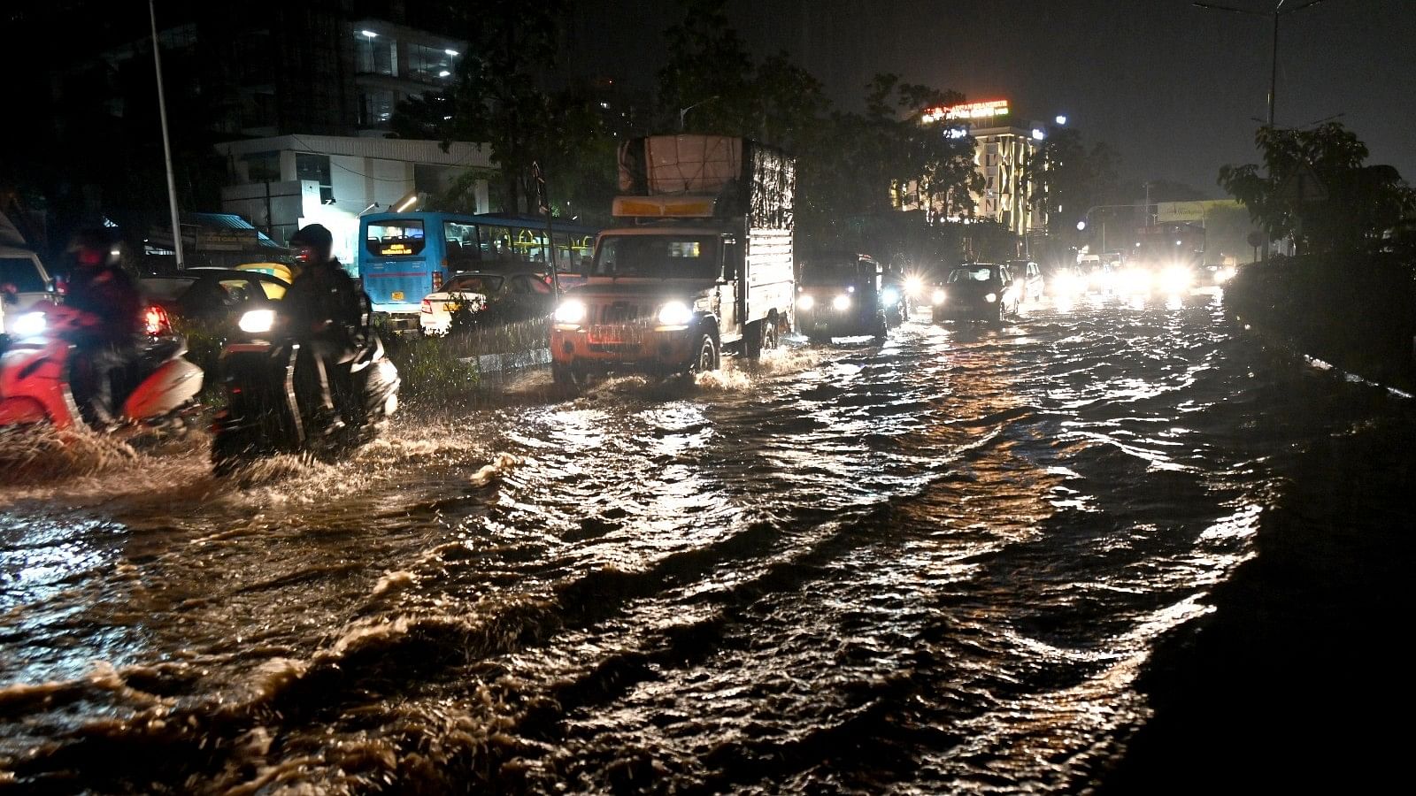 <div class="paragraphs"><p>Vehicles on the waterlogged Outer ring road near Veerannapalya.</p></div>